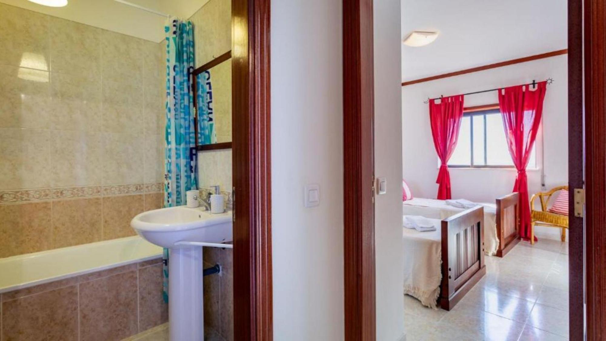 Alvor 2 Bedrooms Balcony Flat מראה חיצוני תמונה